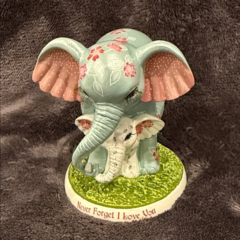 “Never Forget I Love You” Elephant Figurine by Hamilton Collection … EUC!